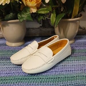 Ausland Elegant White Women's Loafers 6.5